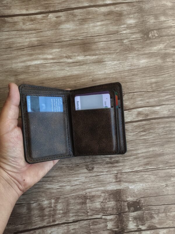 ⁦slim wallet.. بني مشحم⁩ - الصورة ⁦4⁩