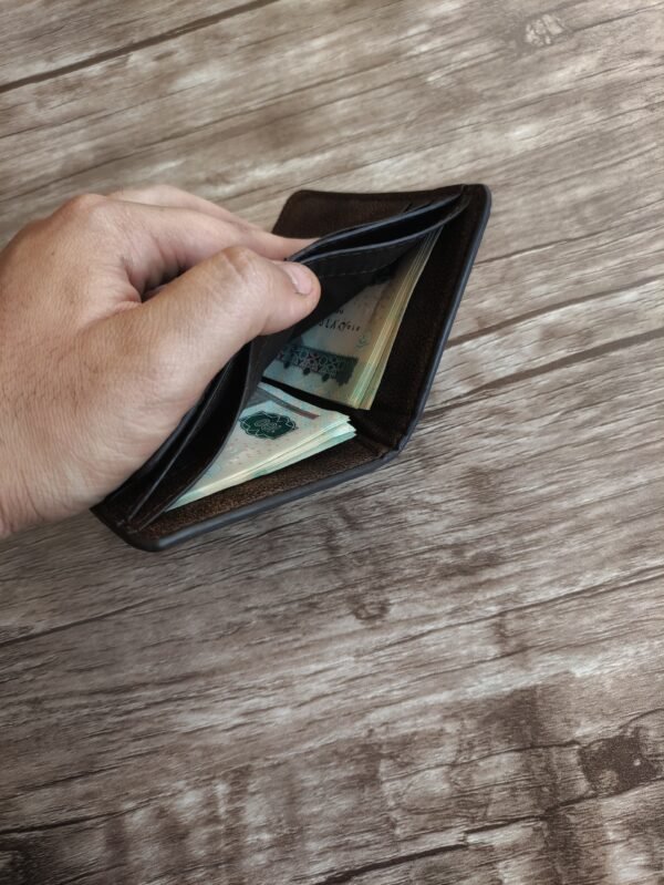 ⁦slim wallet.. بني مشحم⁩ - الصورة ⁦3⁩